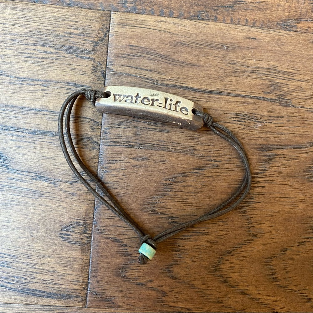 ✴️ FREE W/ PURCHASE 
Water = Life Adjustable Bracelet